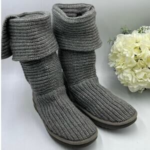 Ugg Women's Classic Cardy
Boot Shoes Cable
Knit Boots Size 8